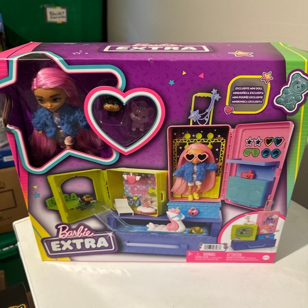 Barbie Extra Pets & Minis Playset Exclusive Doll